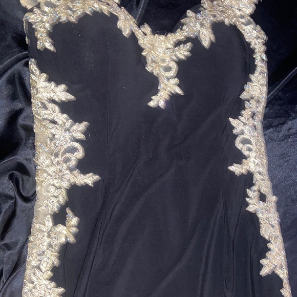 Fiesta fashion prom dress XL , Worn once , Maxi, Form fitting - Picture 3 of 5